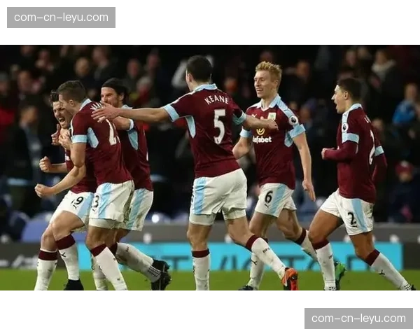 伯恩茅斯绝杀利物浦 主场教练调度克制对手边路进攻